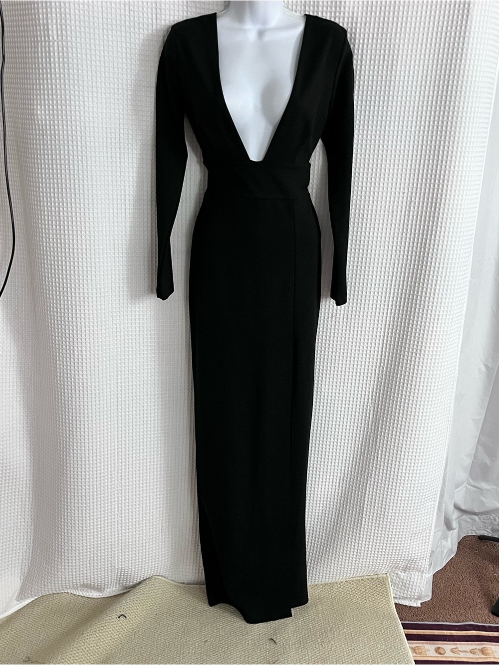 Windsor ladies Elegant Black Long Sleeve Maxi Dress (see measurements)